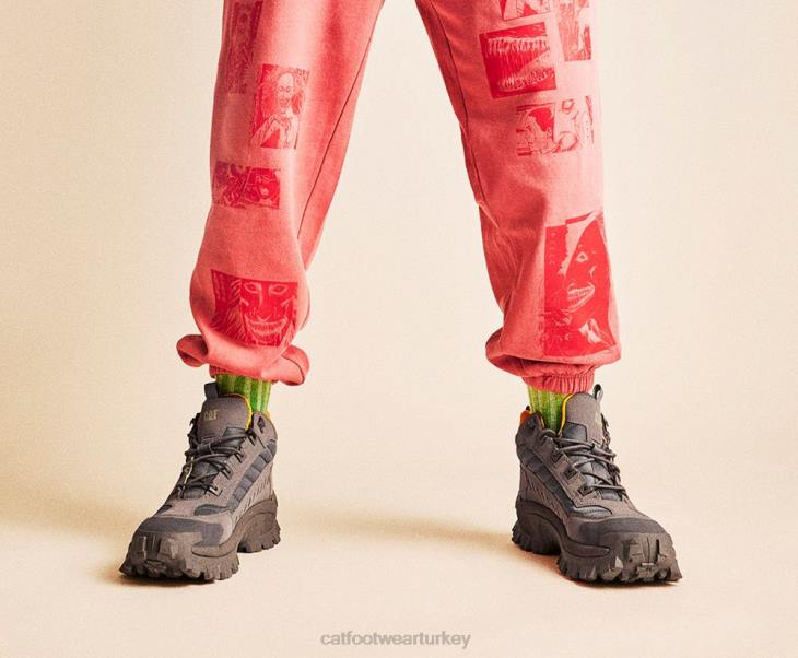 Caterpillar davetsiz misafir orta ayakkabı erkekler siyah | rahat tıknaz spor ayakkabı VL4F152